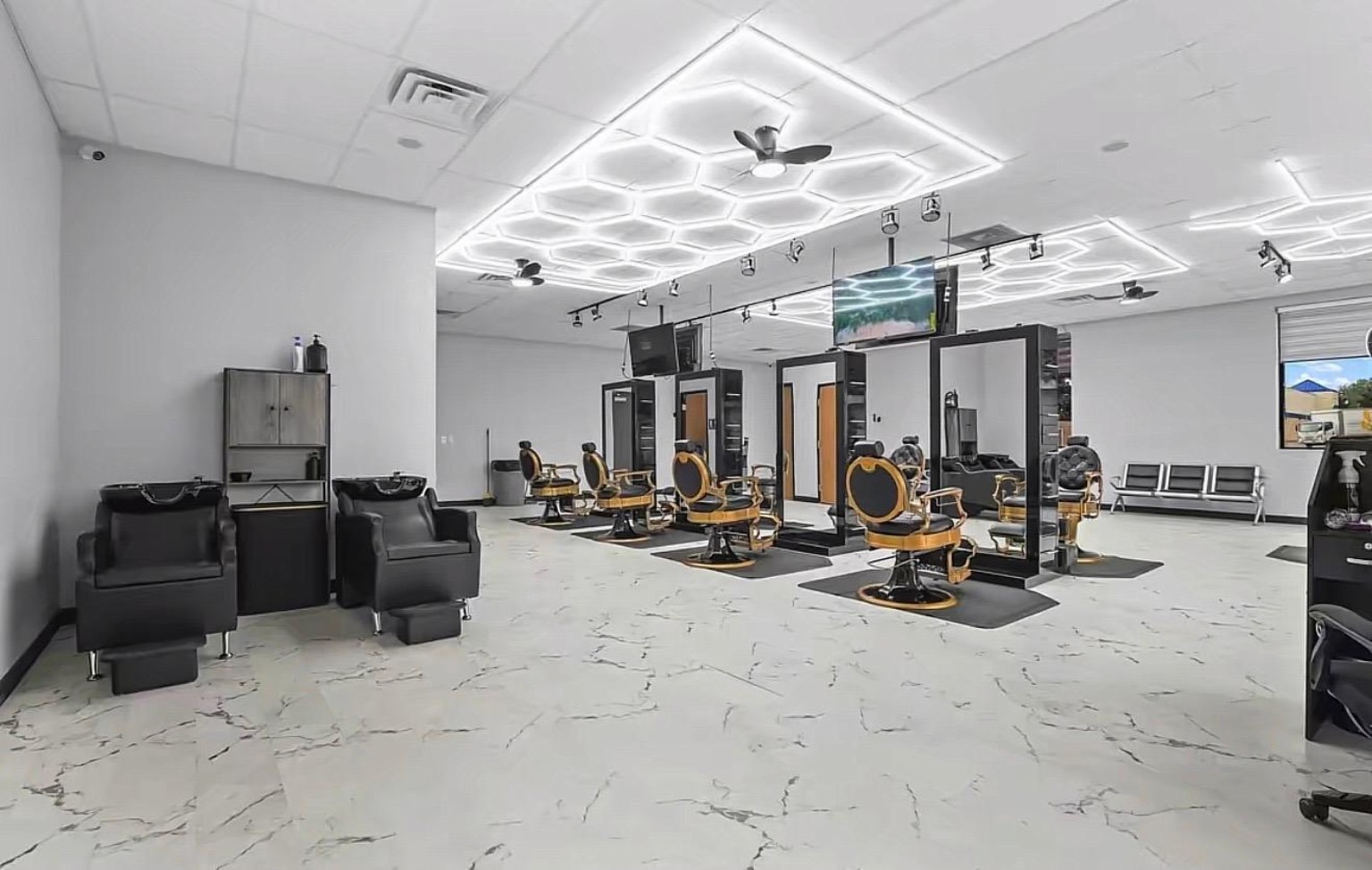Spacious interior and wash stations